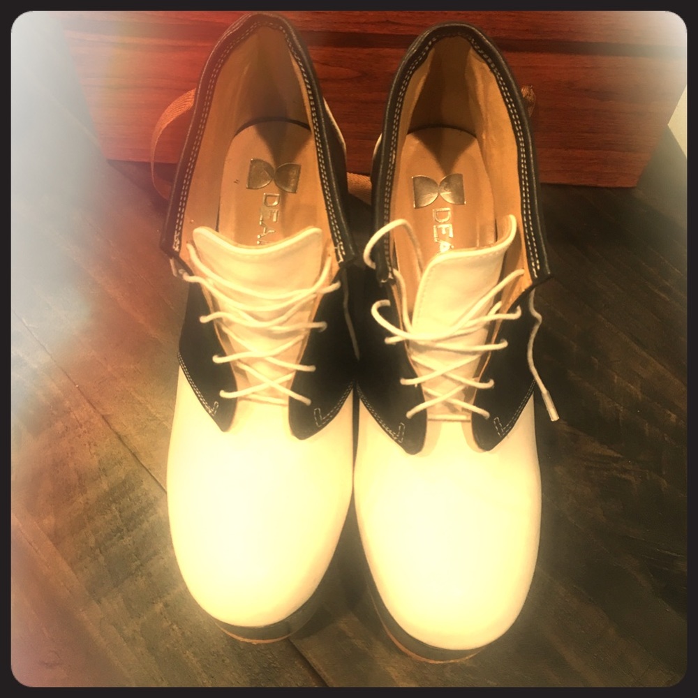 Deandri “Oxford” Style Heels